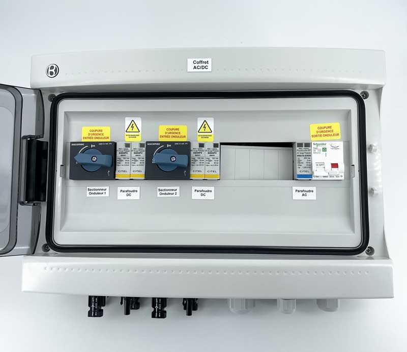 Coffret AC/DC - Monophasé - 2 Strings - 2 Sectionneurs 30A/600VDC. Parafoudre Type II 40 kA